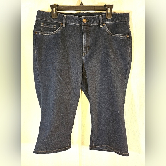 d. jeans Pants - d. jeans 18W Denim 16.5 Inseam Stretch Shorts